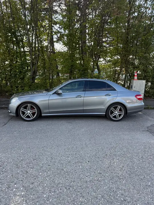 Mercedes-Benz E-Class 2009 photo 3