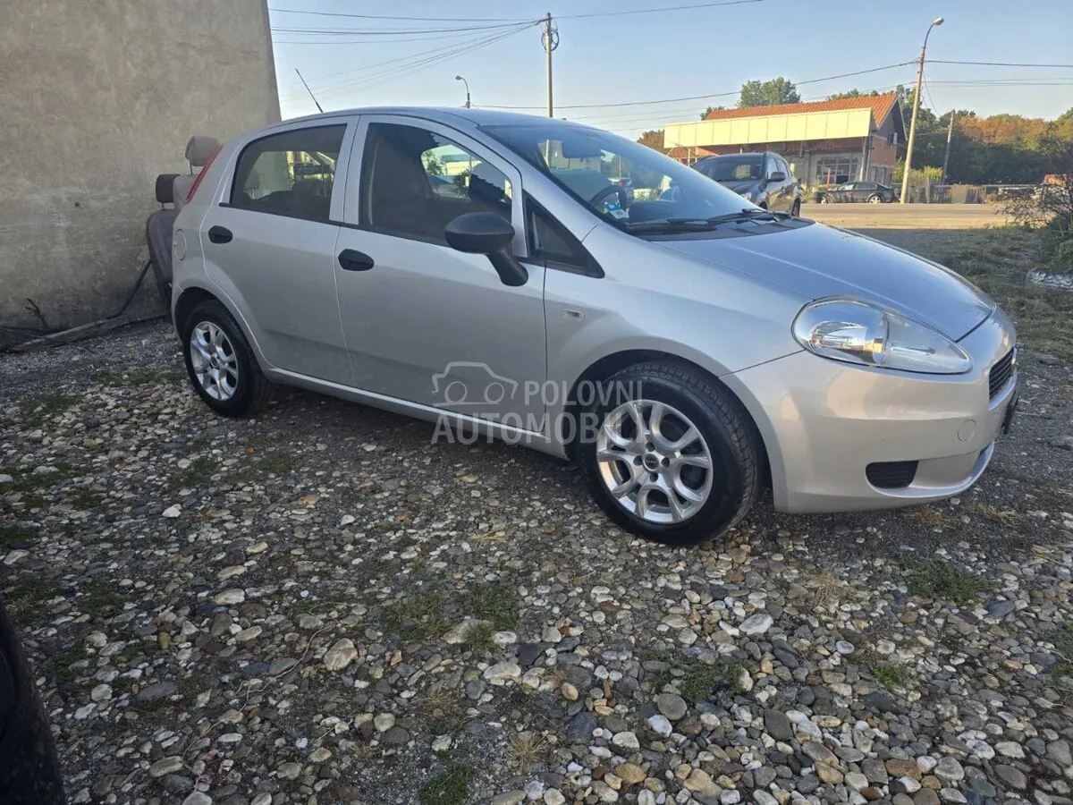 Fiat Grande Punto 2013 photo 5