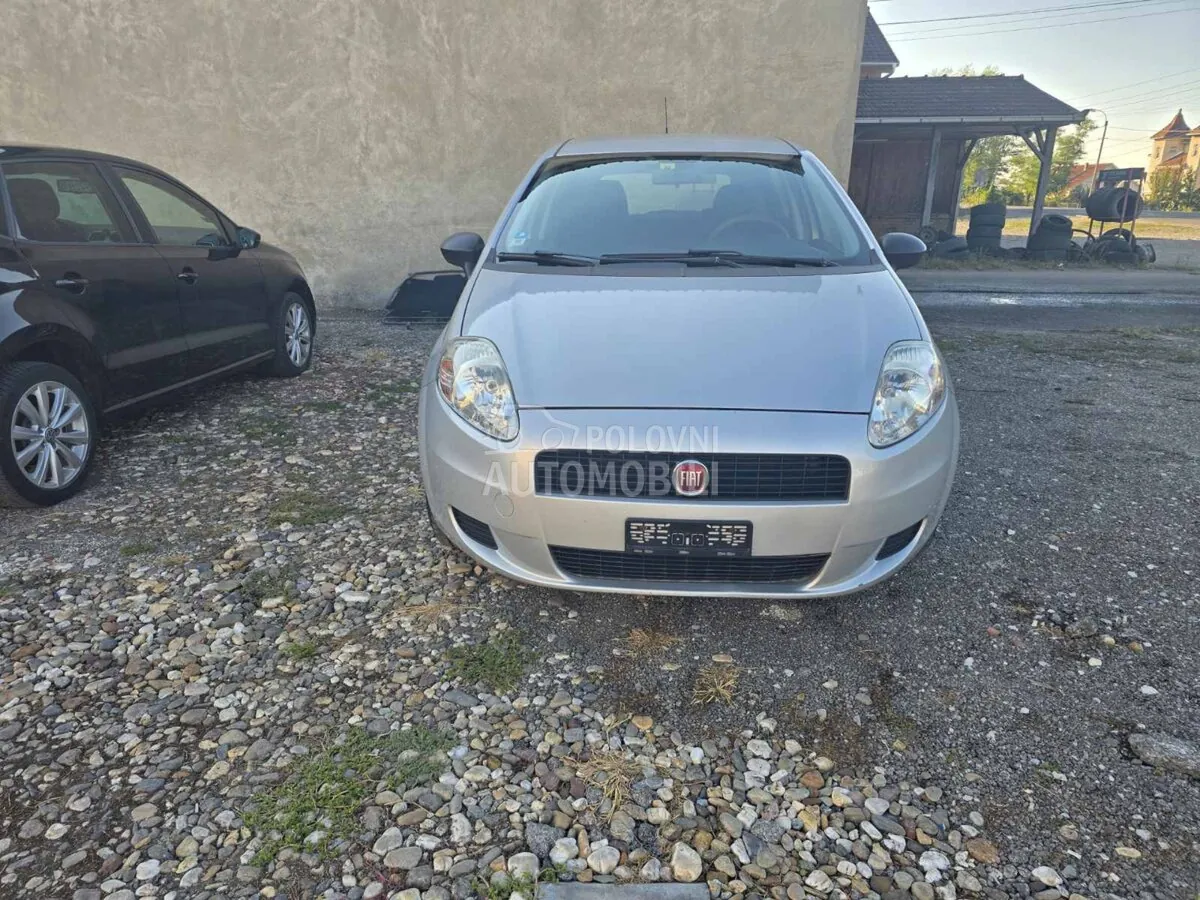 Fiat Grande Punto 2013 photo 2