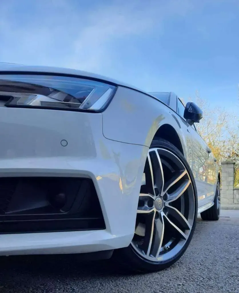 Audi A4 2017 photo 2