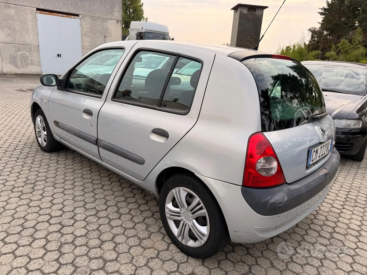 Renault Clio 2005 photo 2