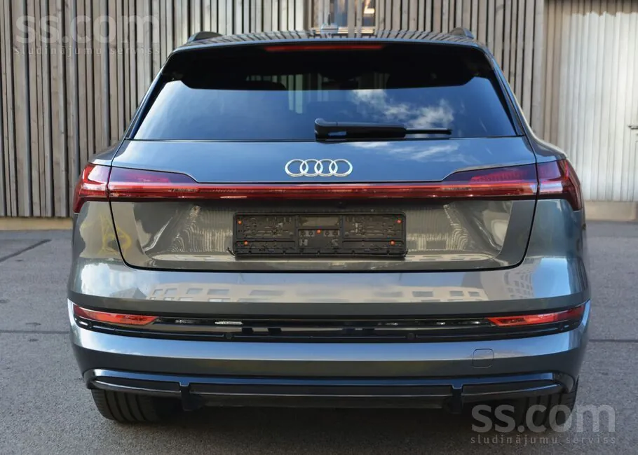 Audi E-Tron 2021 photo 5