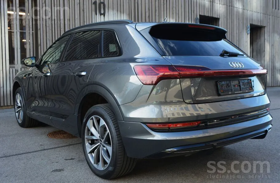 Audi E-Tron 2021 photo 4
