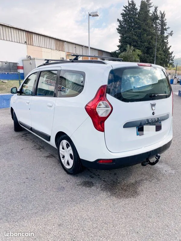 Dacia Lodgy 2013 photo 2