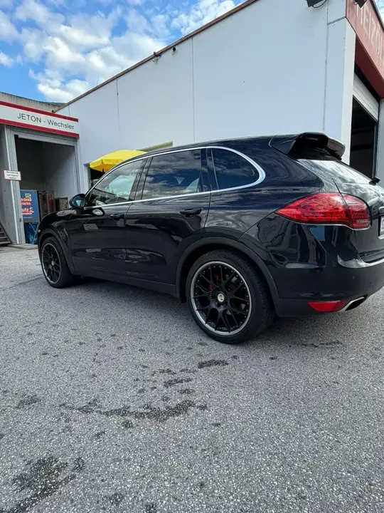 Porsche Cayenne 2011 photo 3
