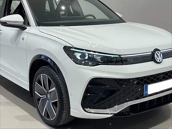 Volkswagen Tiguan 2026 photo 2