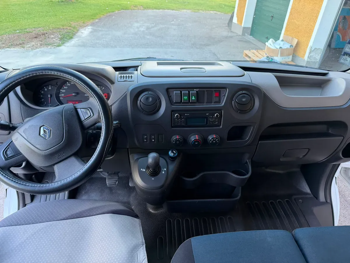 Renault Sonstige 2014 photo 2