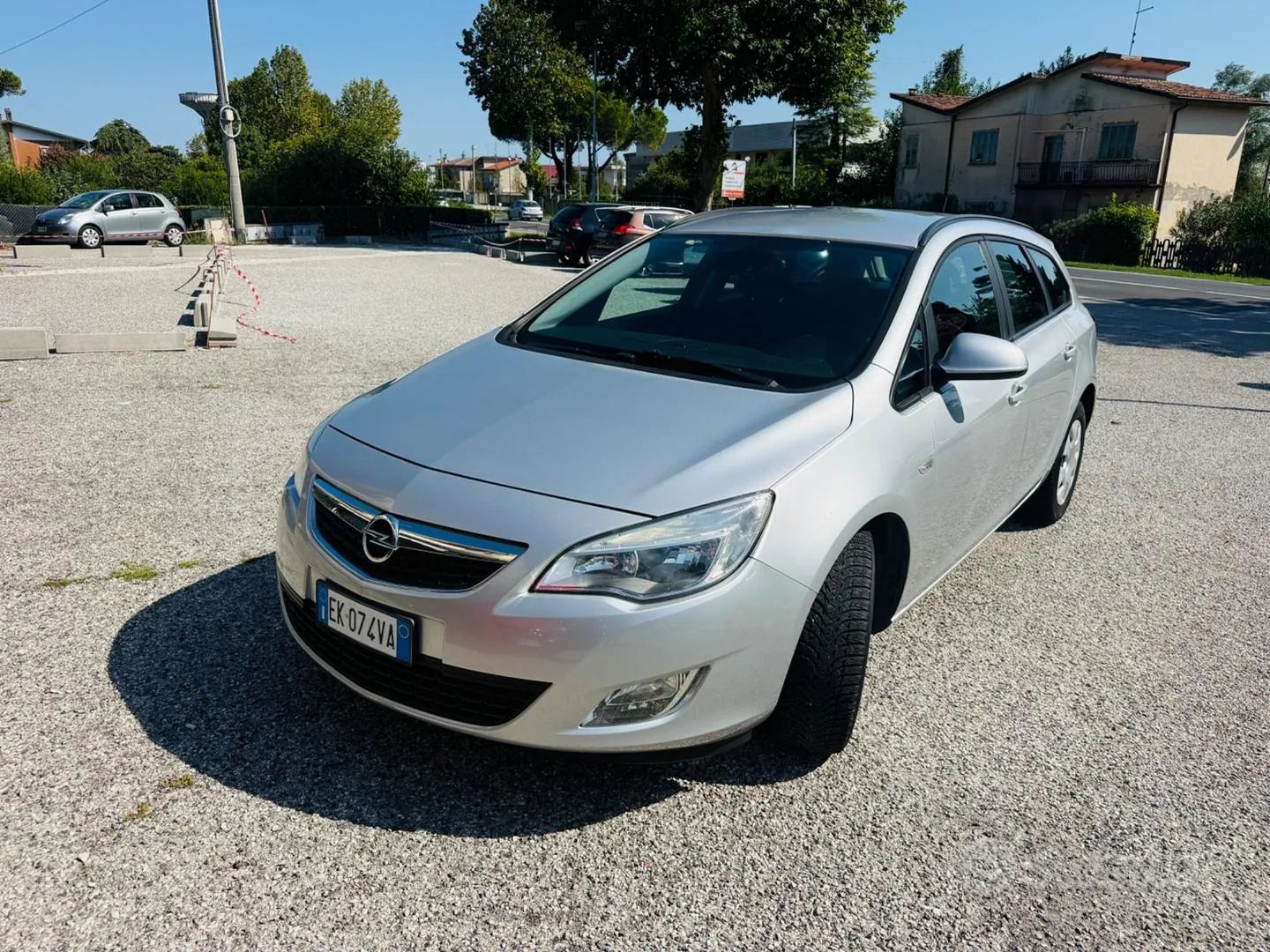 Opel Astra Sports Tourer 2011 photo 3