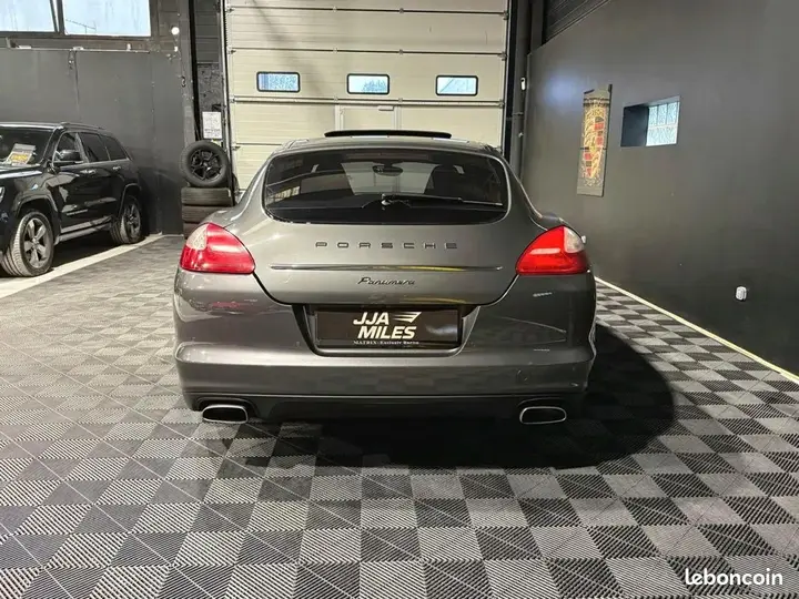 Porsche Panamera 2012 photo 5