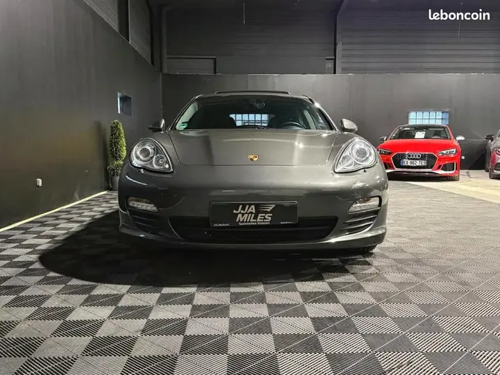 Porsche Panamera 2012 photo 2
