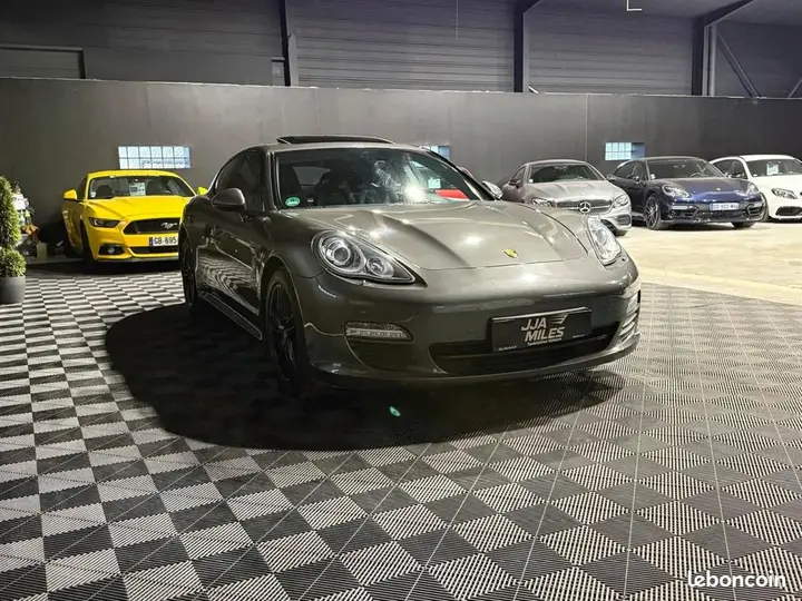 Porsche Panamera 2012 photo 3