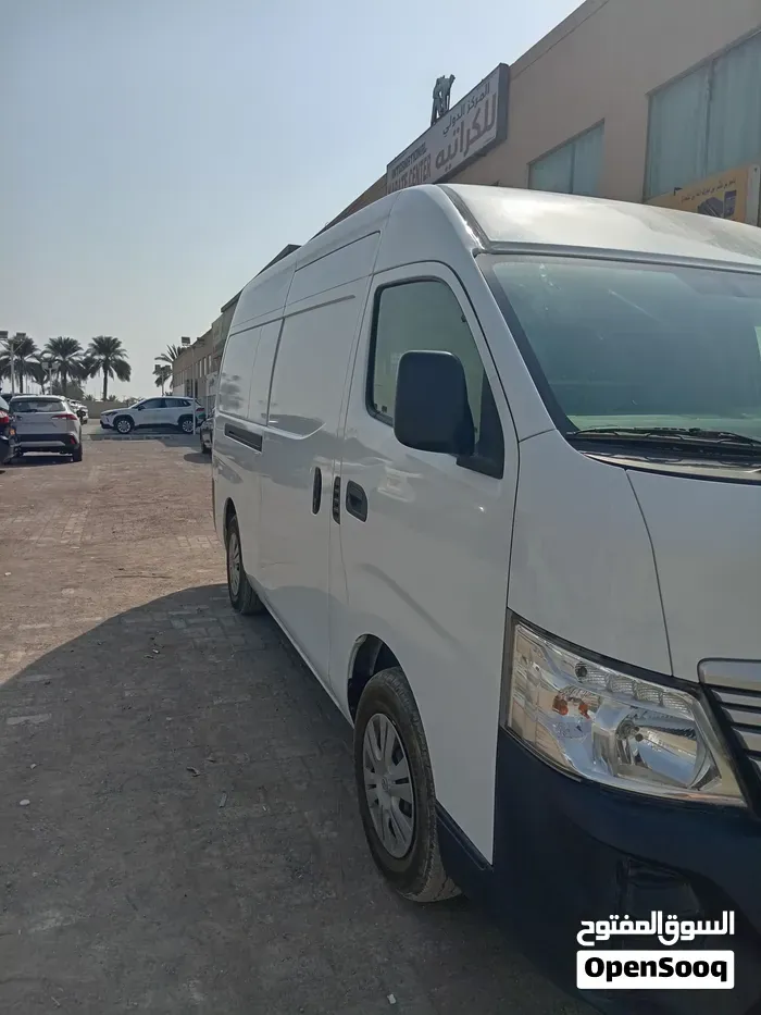 Nissan Urvan 2023 photo 2