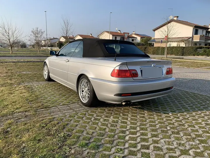 BMW E46 2003 photo 3