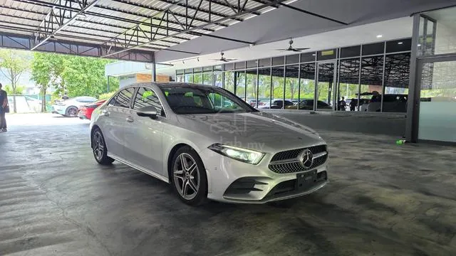 Mercedes-Benz A180