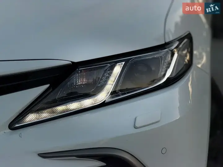 Toyota Camry 2021 photo 4
