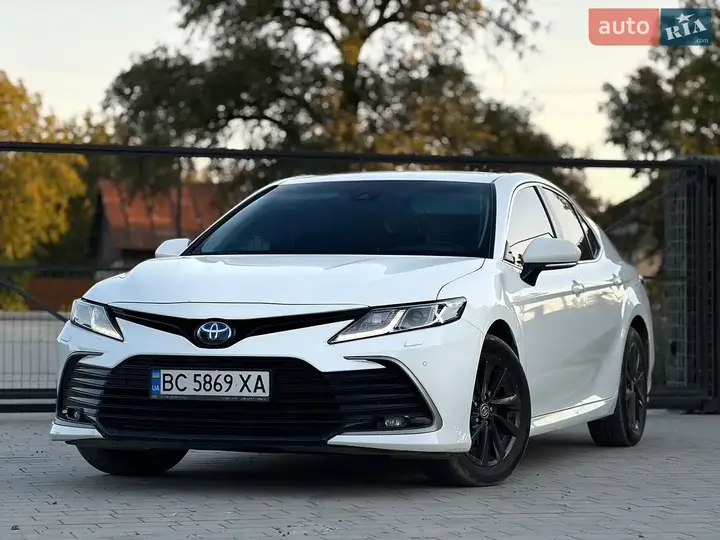Toyota Camry 2021 photo 3