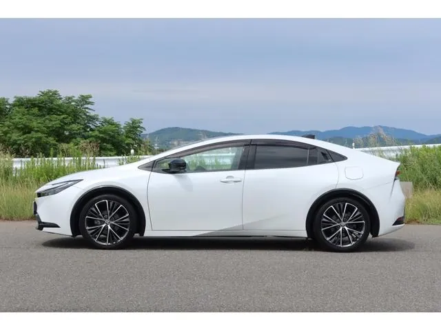 Toyota Prius 2023 photo 3