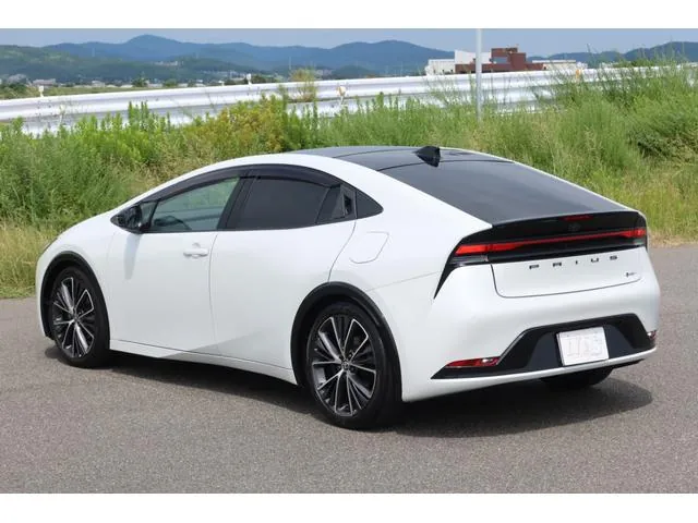 Toyota Prius 2023 photo 4