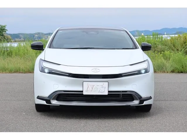 Toyota Prius 2023 photo 2