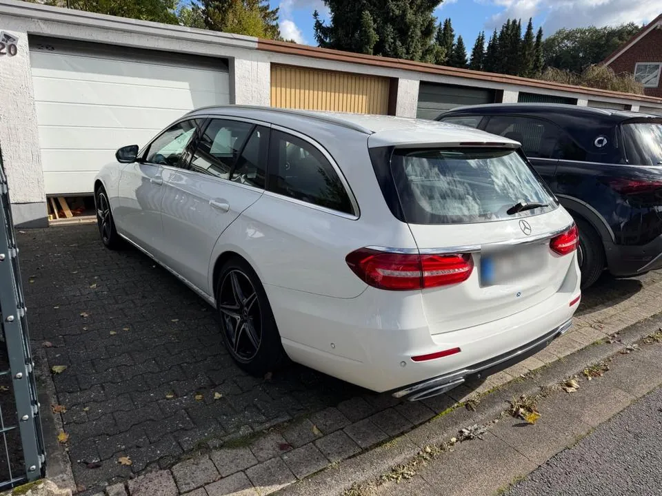 Mercedes-Benz E 220 D