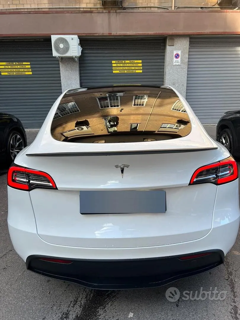 Tesla Model Y 2023 photo 3