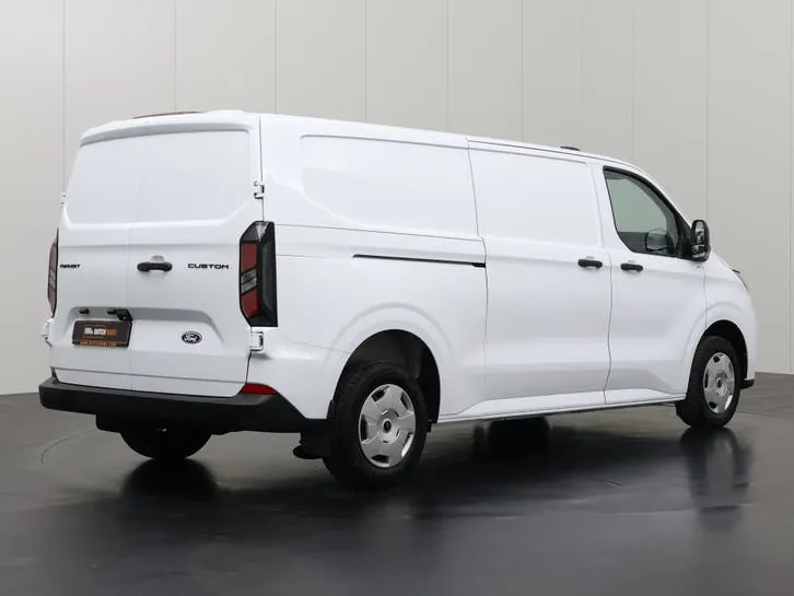 Ford Transit Custom 2024 photo 2
