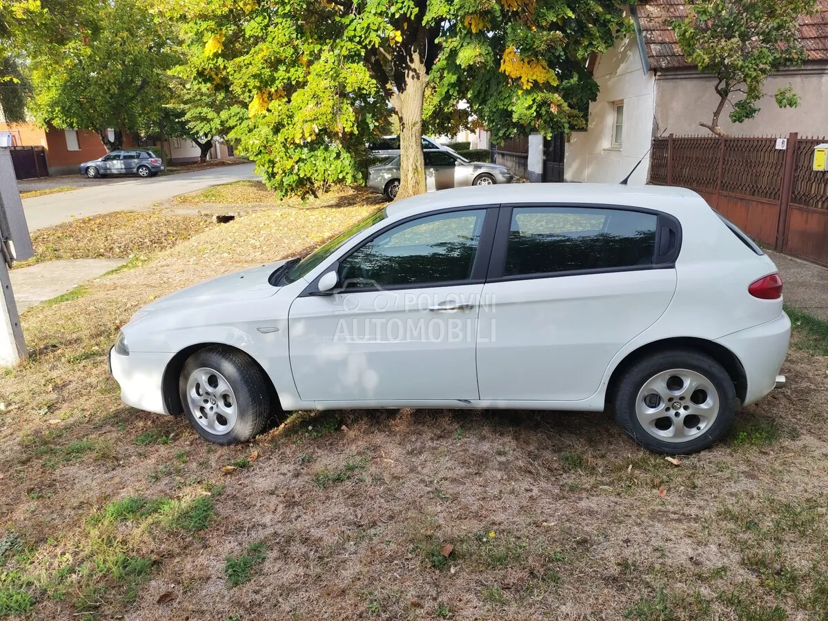 Alfa Romeo 147 2008 photo 2