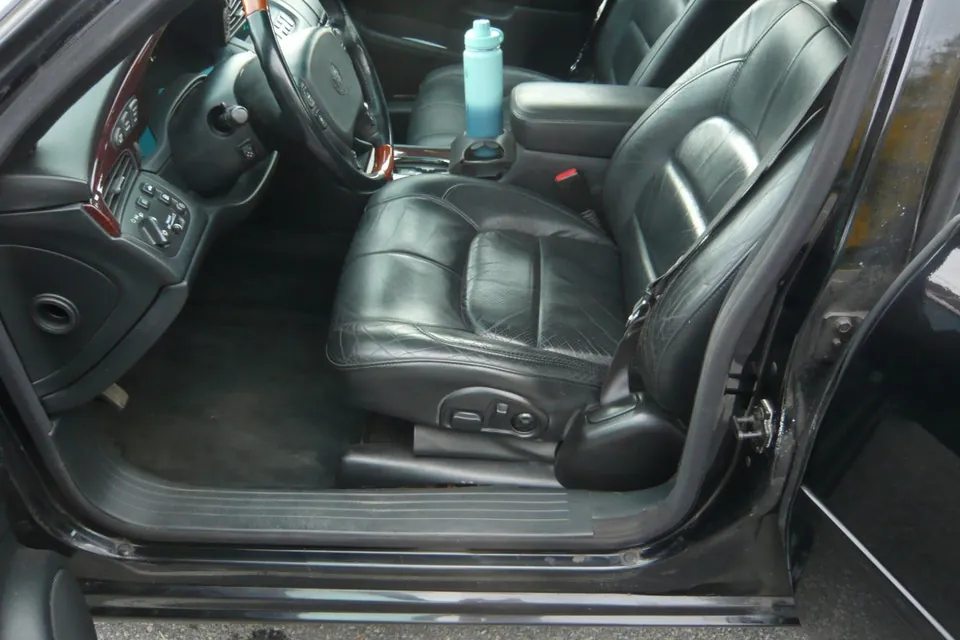 Cadillac Dts 2000 photo 4