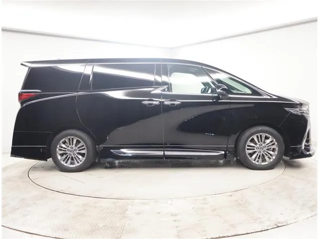 Toyota Alphard 2024 photo 2
