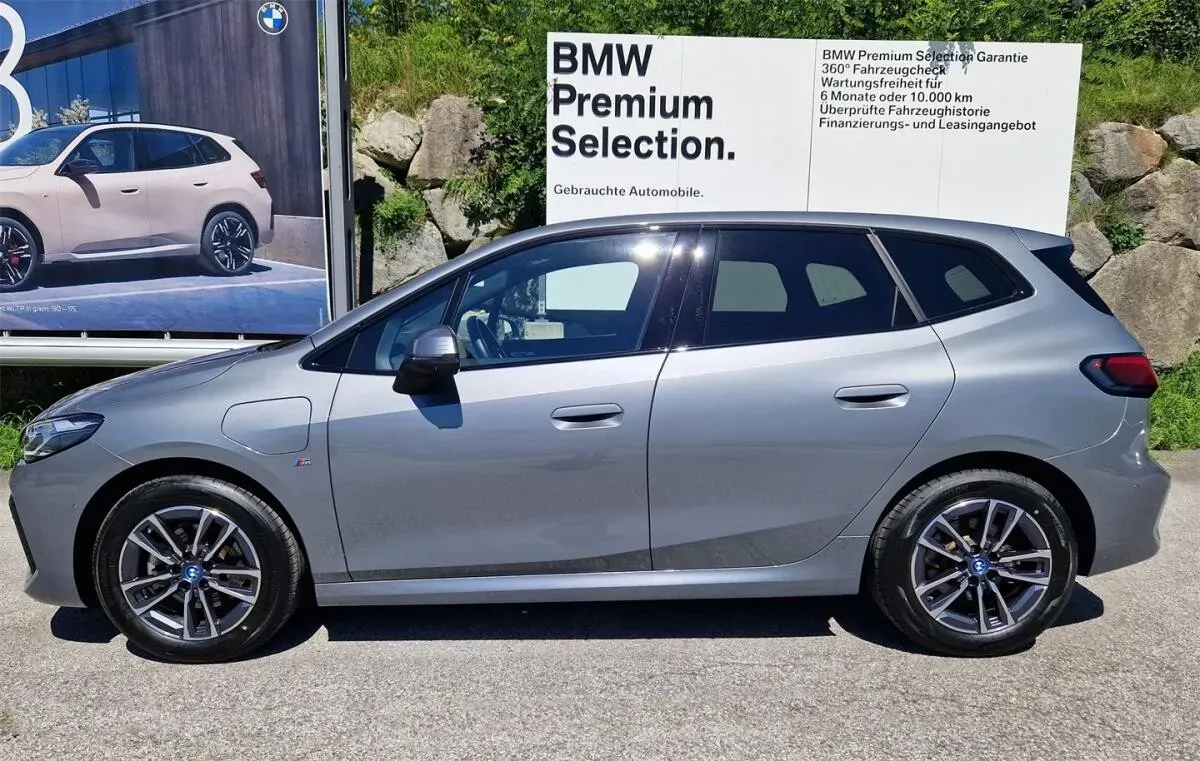 BMW 2 Series 2024 photo 3