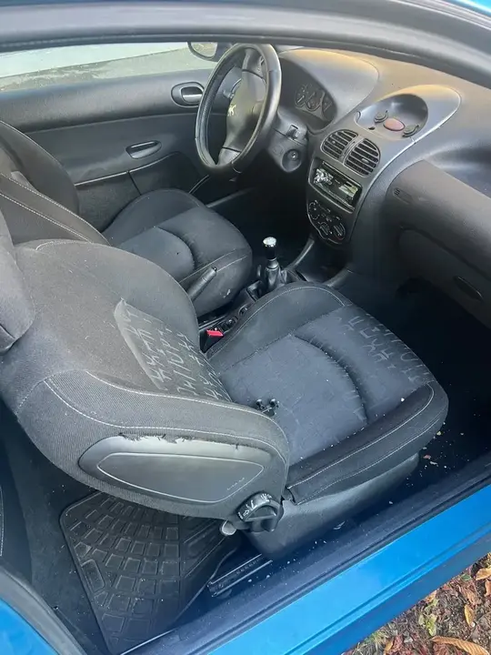 Peugeot 206 2001 photo 3