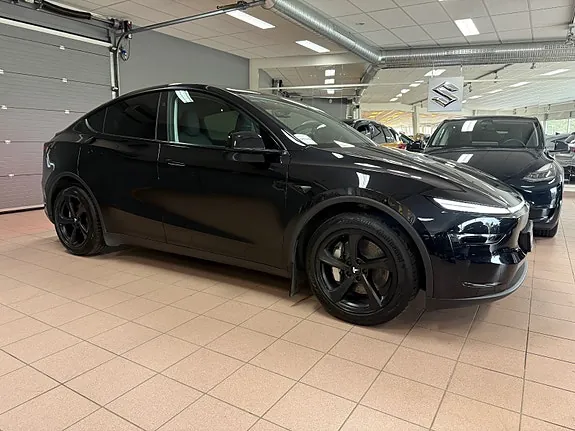 Tesla Model Y 2025 photo 5