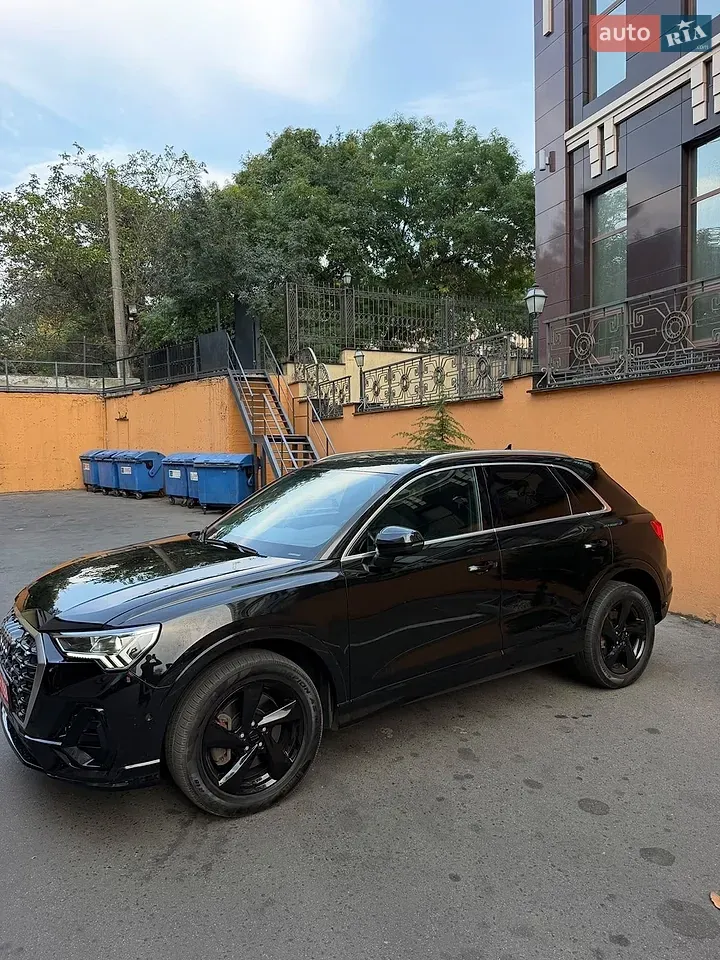 Audi Q3 2019 photo 5