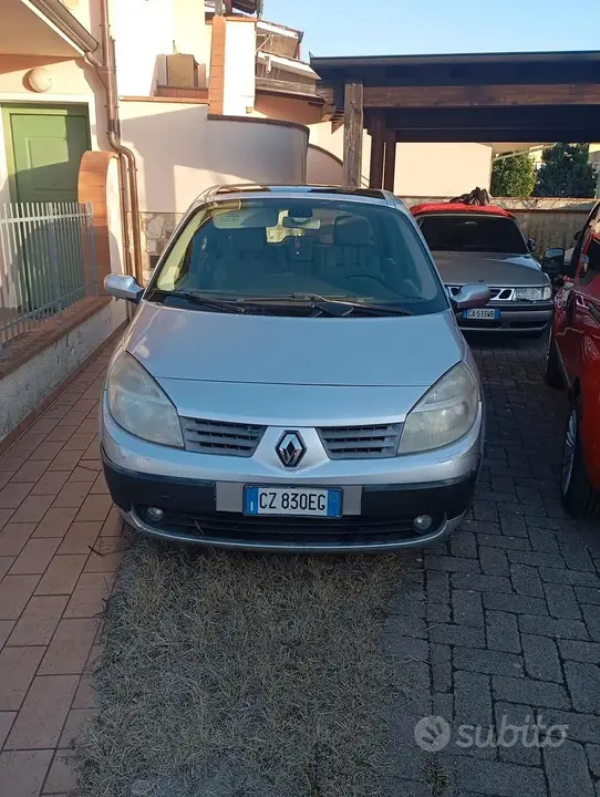 Renault Scenic 2004 photo 2