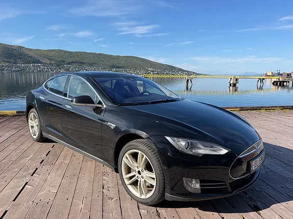 Tesla Model S 2015 photo 2