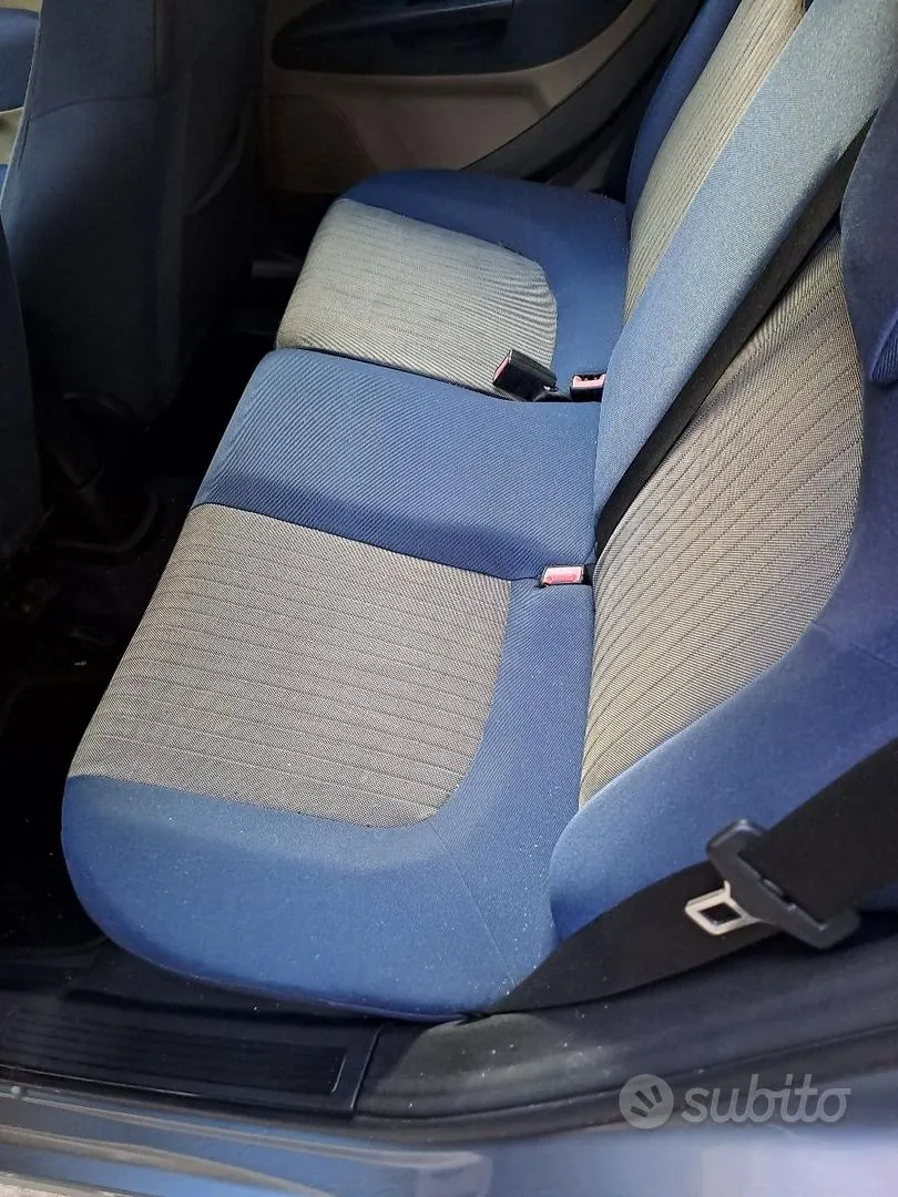 Fiat Grande Punto 2006 photo 3