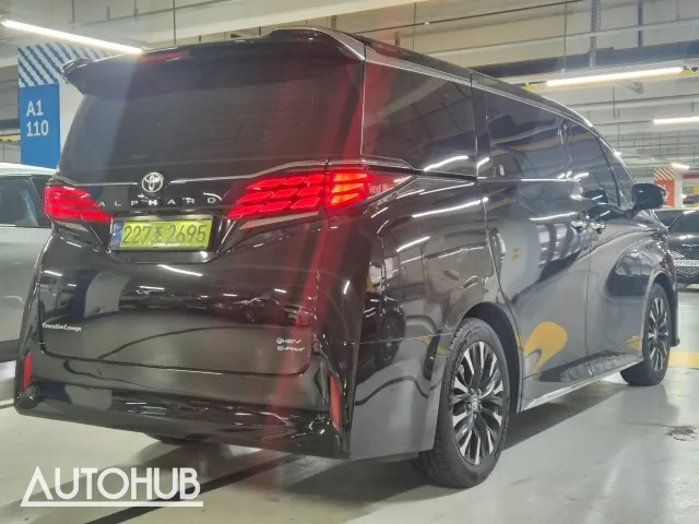 Toyota Alphard 2024 photo 3