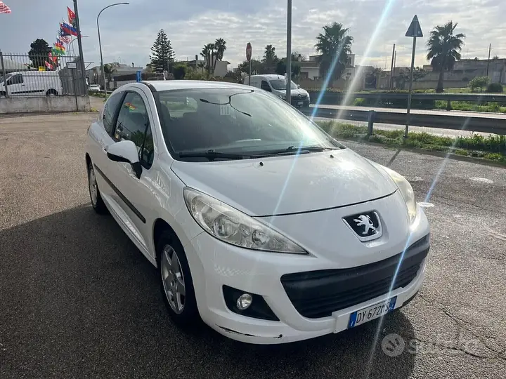 Peugeot 207 2010 photo 3
