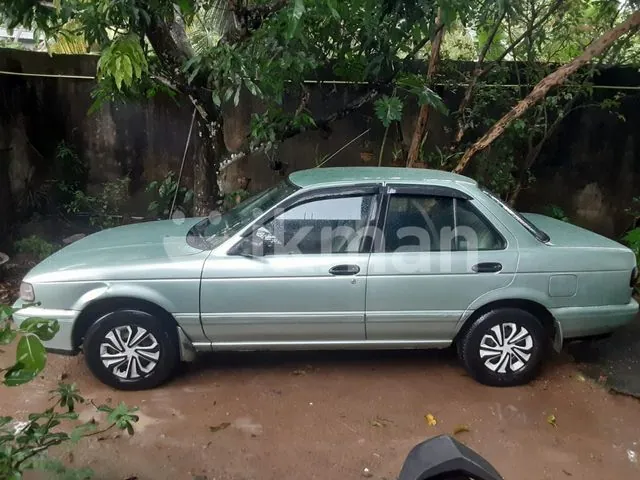 Nissan Sunny 1993 photo 2