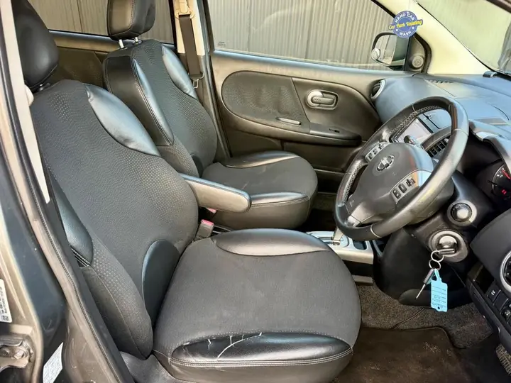 Nissan Note 2012 photo 4
