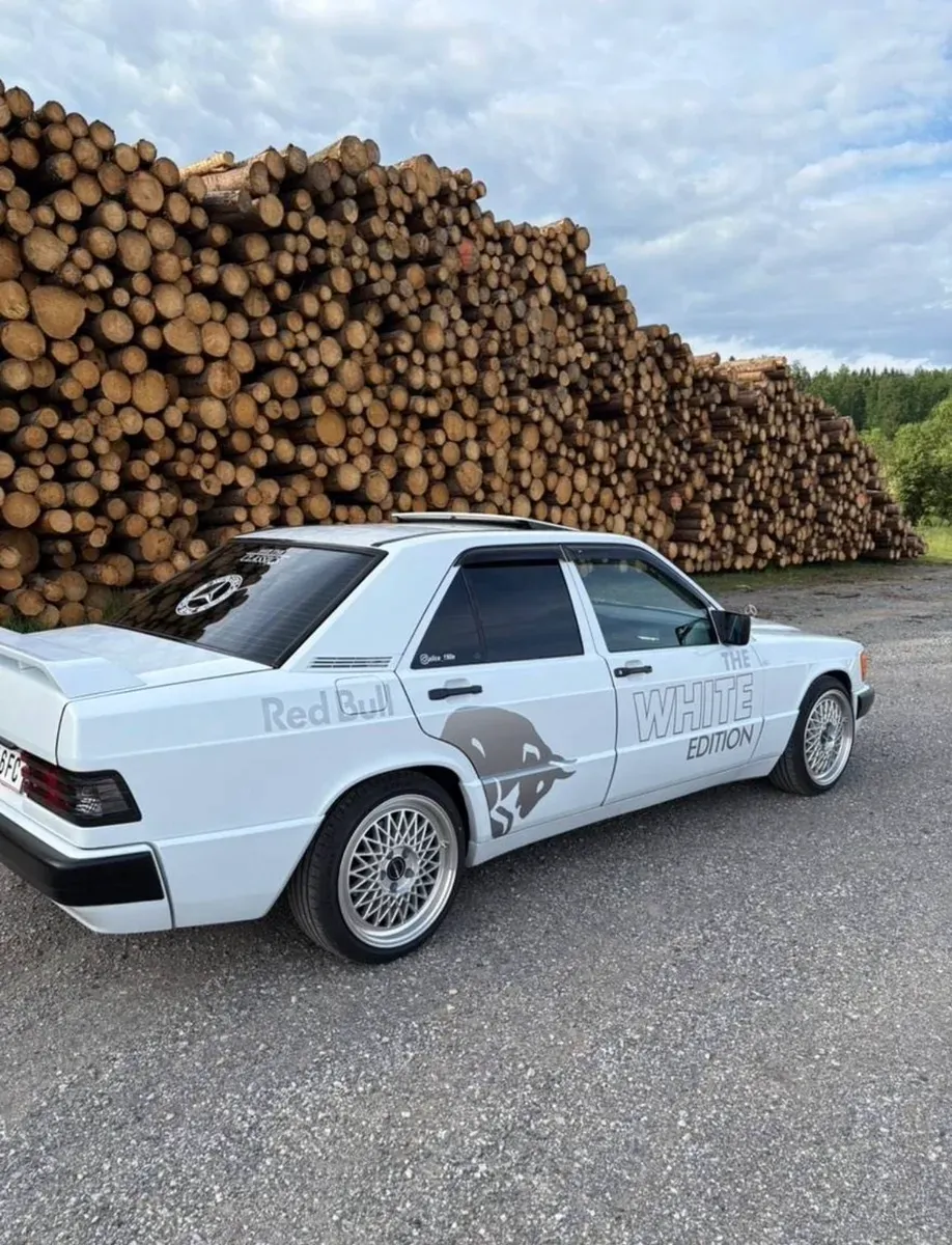 Mercedes-Benz 190 1989 photo 2