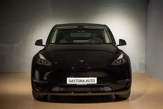 Tesla Model Y 2023 photo 2