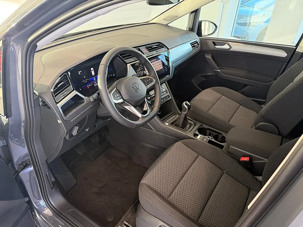 Volkswagen Touran 2025 photo 5