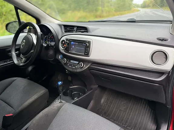 Toyota Yaris 2014 photo 2