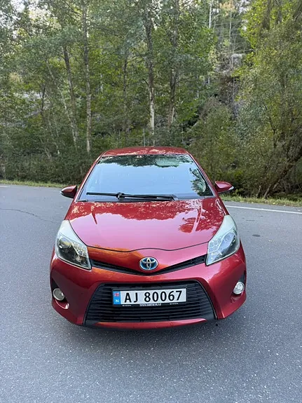 Toyota Yaris 2014 photo 3