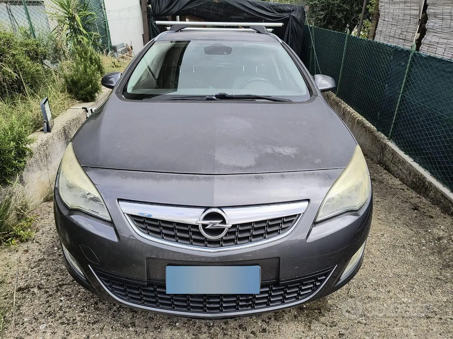 Opel Astra 2011 photo 2