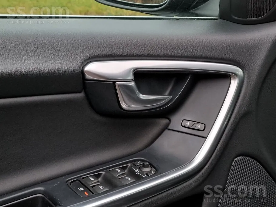 Volvo S60 2012 photo 4