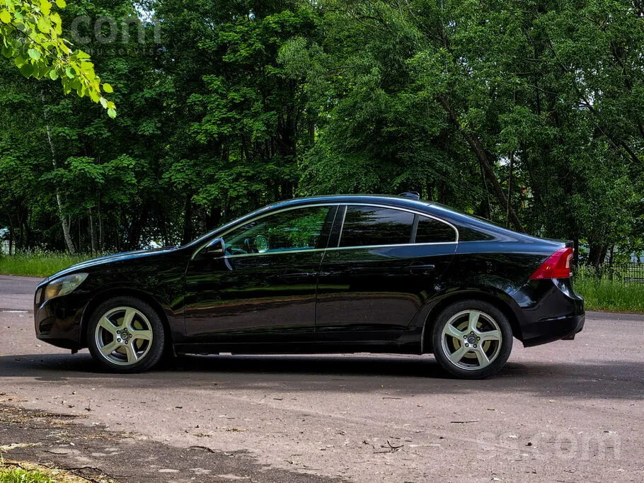 Volvo S60 2012 photo 2