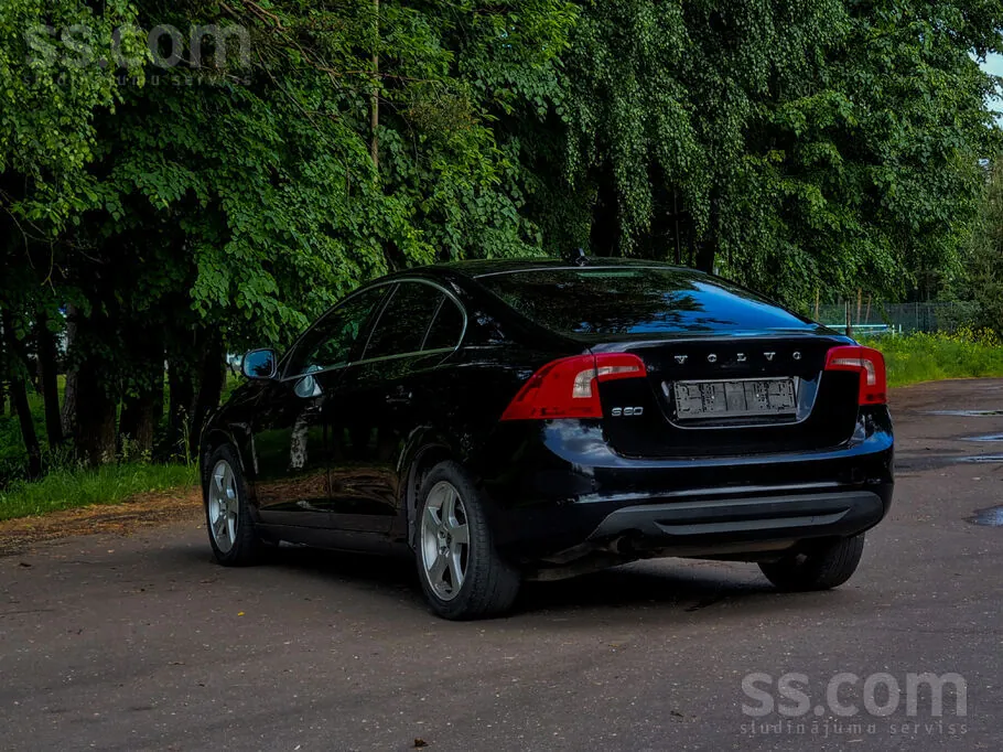 Volvo S60 2012 photo 3