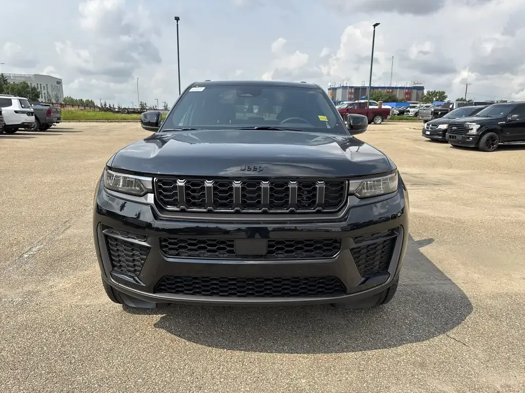 Jeep Grand Cherokee 2026 photo 2